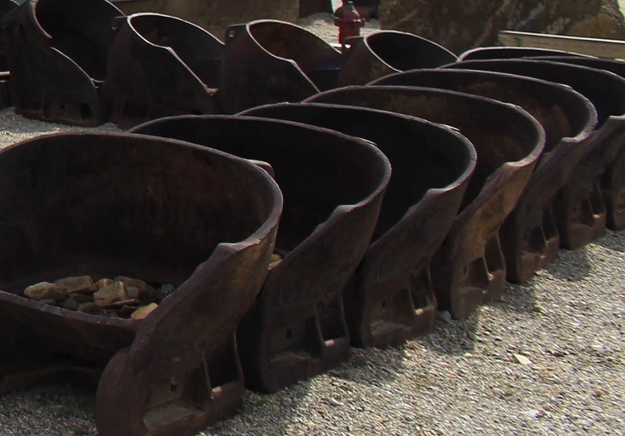 Dredge buckets